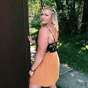 Meet your Posher, Ally